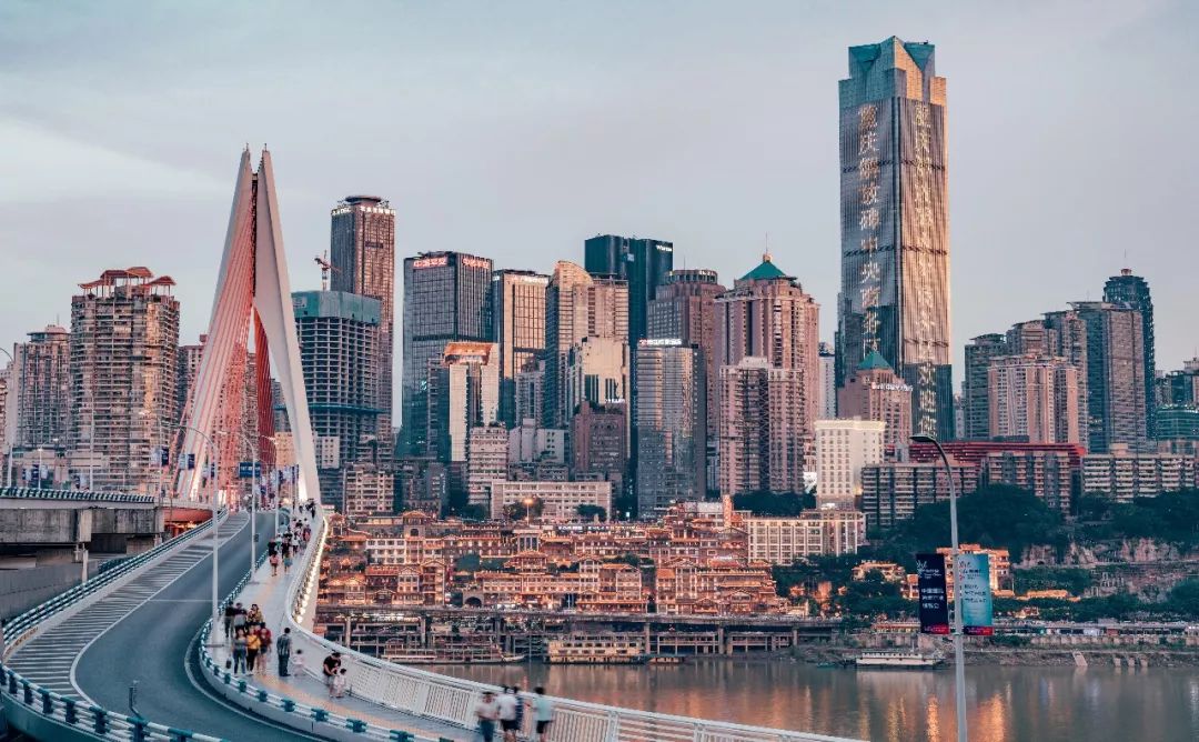 重庆致敬，领导与同胞的共荣时刻